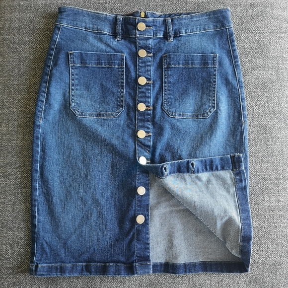DYNAMITE Denim Button up Skirt sz Small - Picture 1 of 9